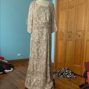 Alex Evenings Cream Floral Long Sleeve Dress